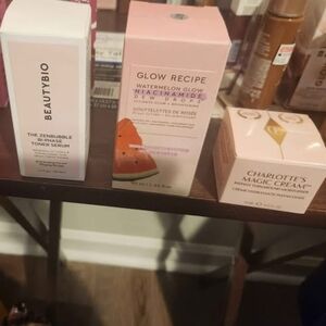 Glow Recipe Watermelon Glow Serum in Pink Box